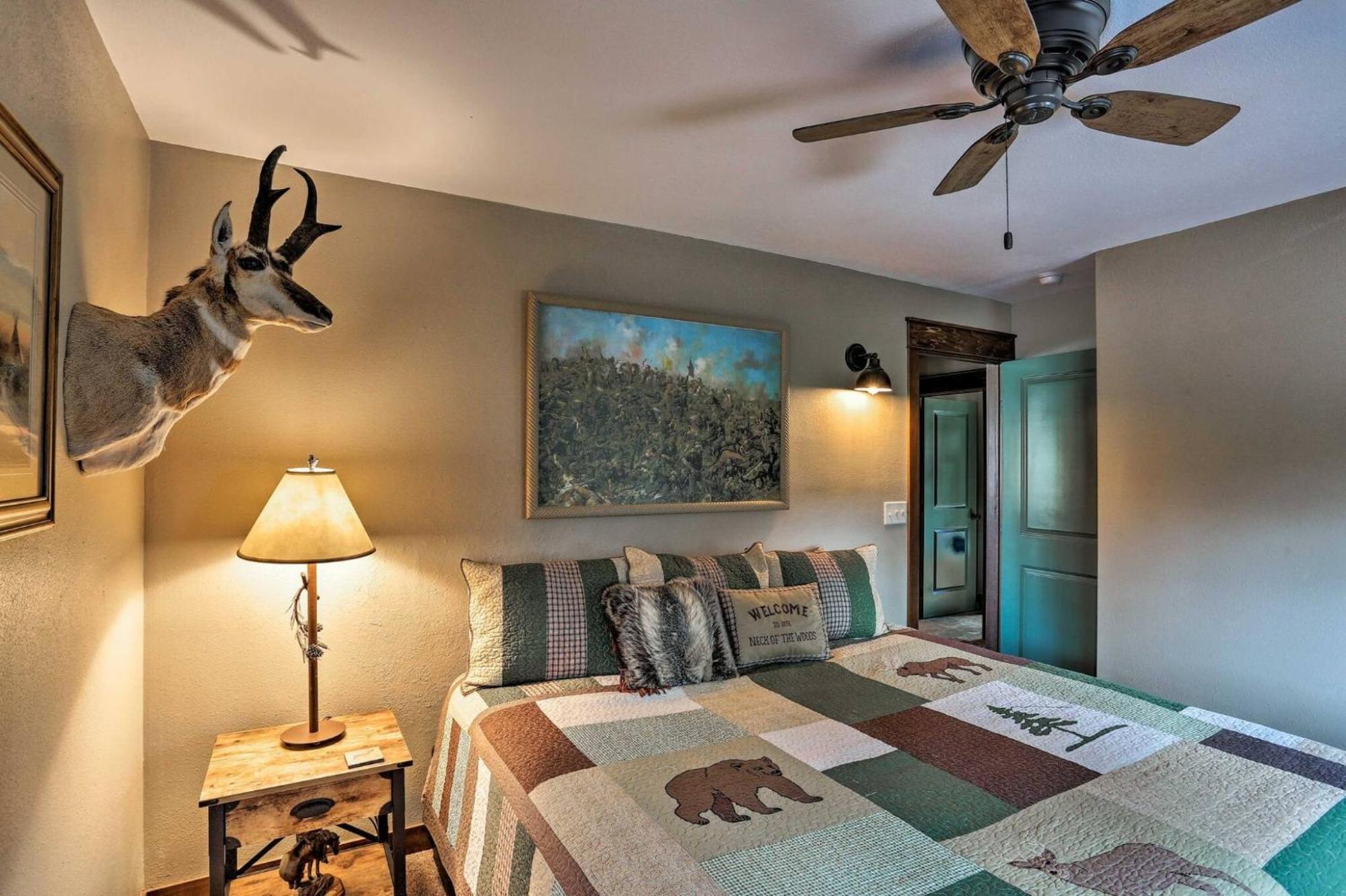 Cozy Custer Cottage W Deck: Walk To Shops Food Exterior foto